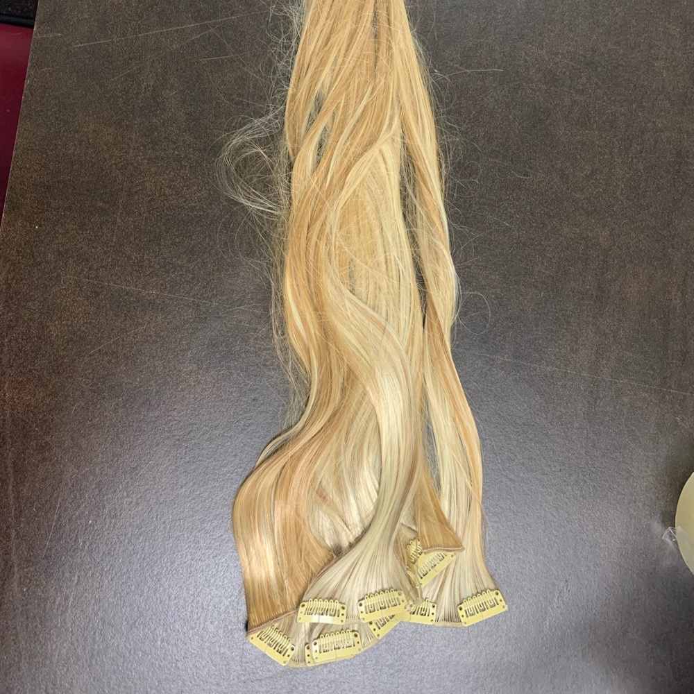 Hair extensions 24”